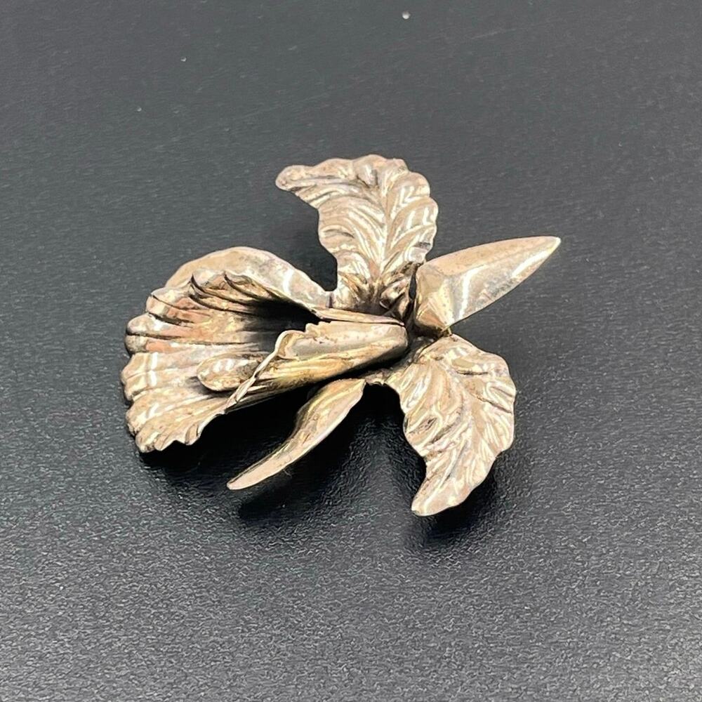 BEAU Vintage Sterling Silver
925‎ Iris Flower Brooch